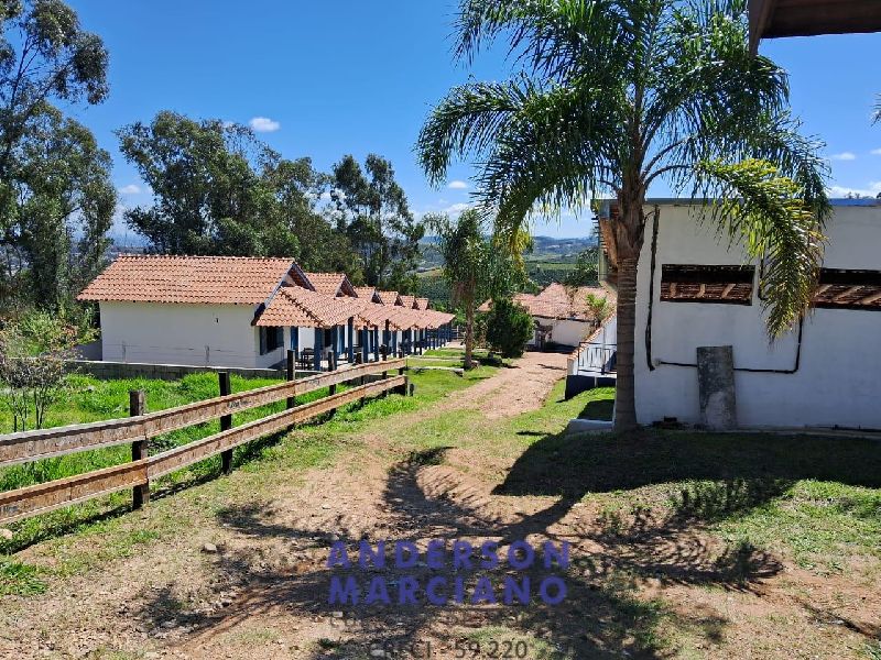 Oportunidade Única em Serra Negra – Pousada com Estrutura Completa e Vista Inesquecível