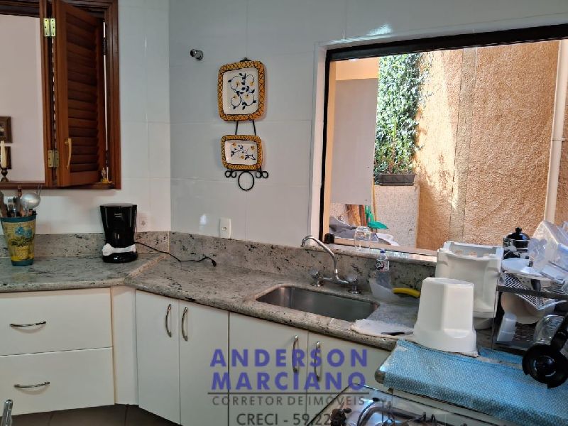 Belíssima residência com alto padrão de acabamento!