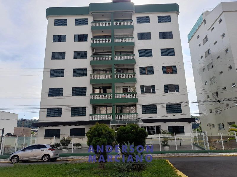 Oportunidade no Centro! Apartamento com 3 Dormitórios + Garagem