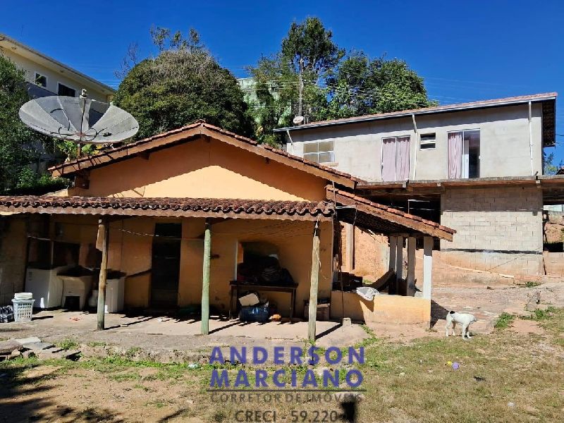 Negócio e Oportunidade – Terreno com 3 casas no Bairro Alto das Palmeiras – Serra Negra/SP