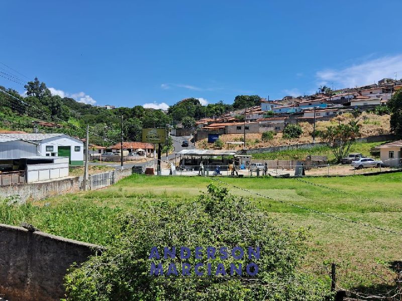 Negócio e Oportunidade – Terreno com 3 casas no Bairro Alto das Palmeiras – Serra Negra/SP