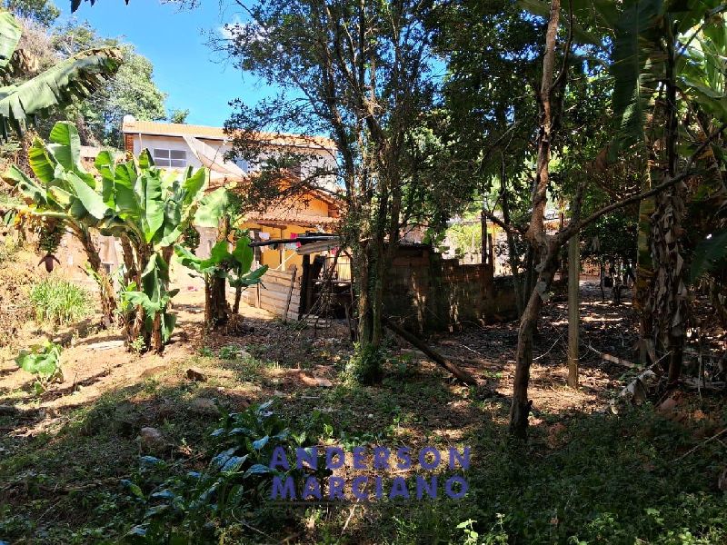 Negócio e Oportunidade – Terreno com 3 casas no Bairro Alto das Palmeiras – Serra Negra/SP