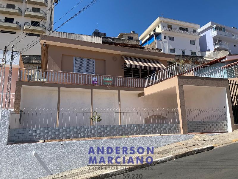 Casa à Venda – Conforto e Espaço em Local Tranquilo