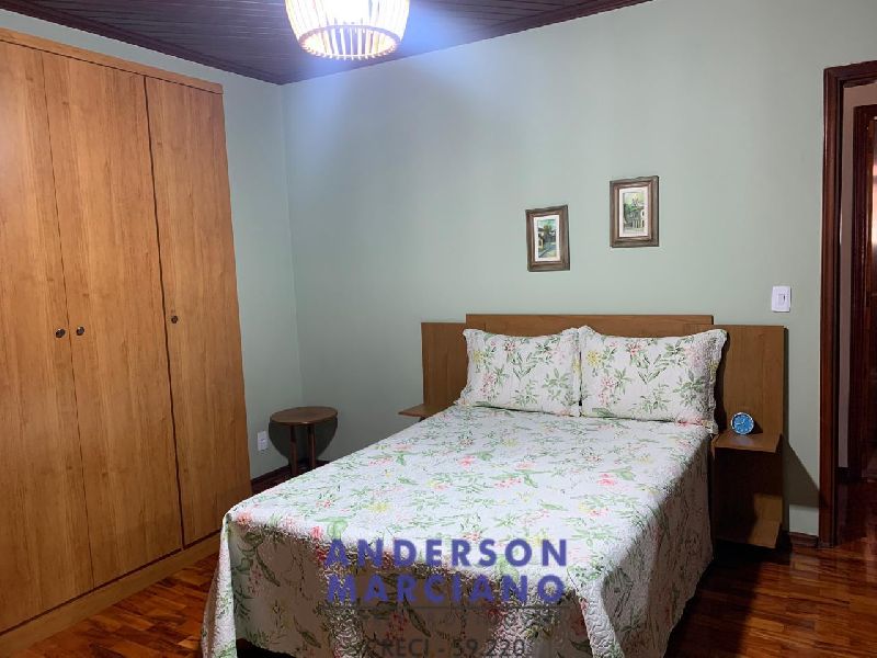 Casa à Venda – Conforto e Espaço em Local Tranquilo