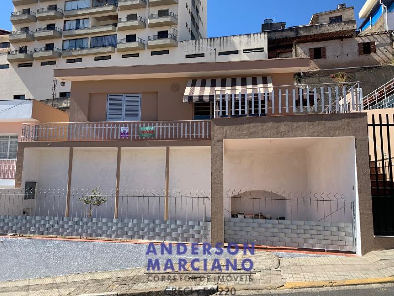 Casa à Venda – Conforto e Espaço em Local Tranquilo