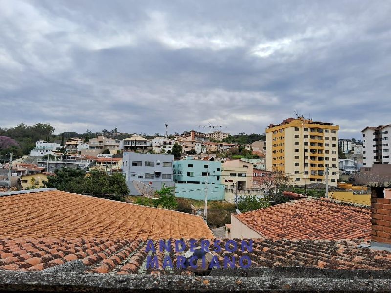 Casa à Venda – Localização Central