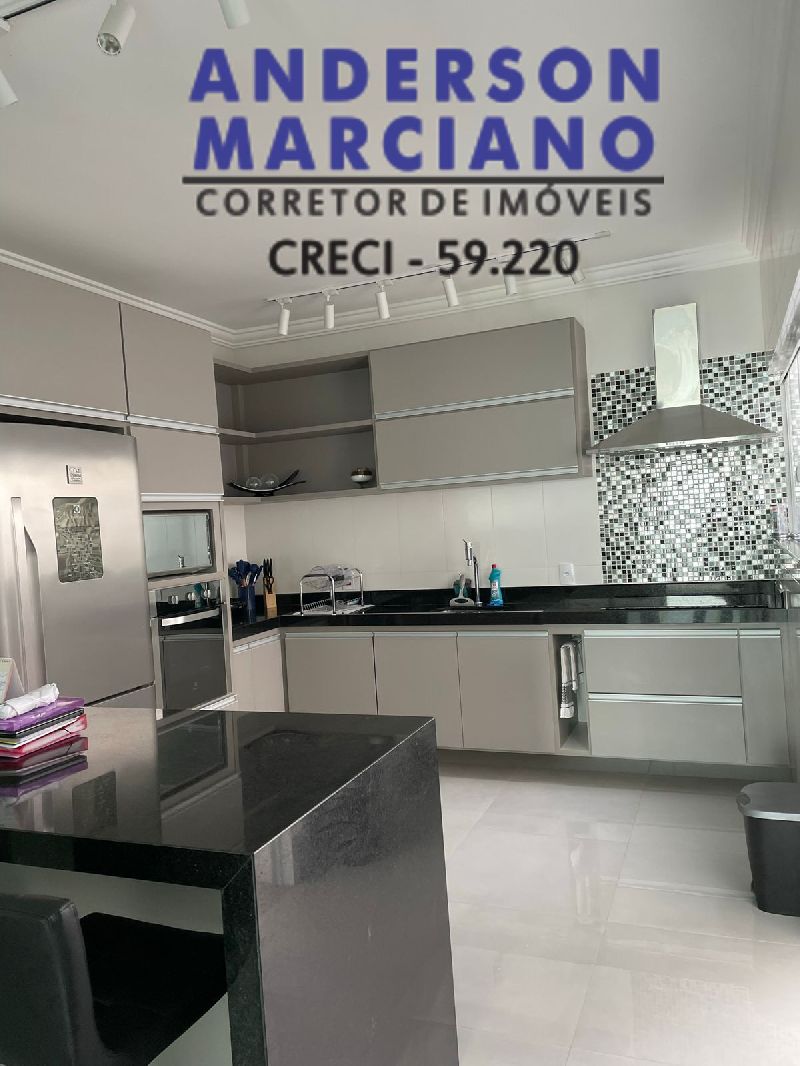 Casa à Venda – Porteira Fechada (apenas bens pessoais serão retirados)