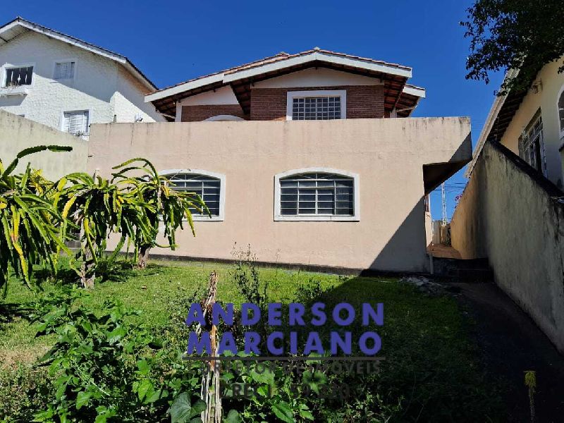 Belíssima Casa à Venda em Serra Negra – Perto do Centro