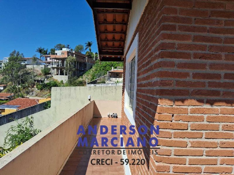 Belíssima Casa à Venda em Serra Negra – Perto do Centro