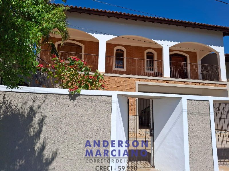 Casa à Venda em Serra Negra – Totalmente Mobiliada