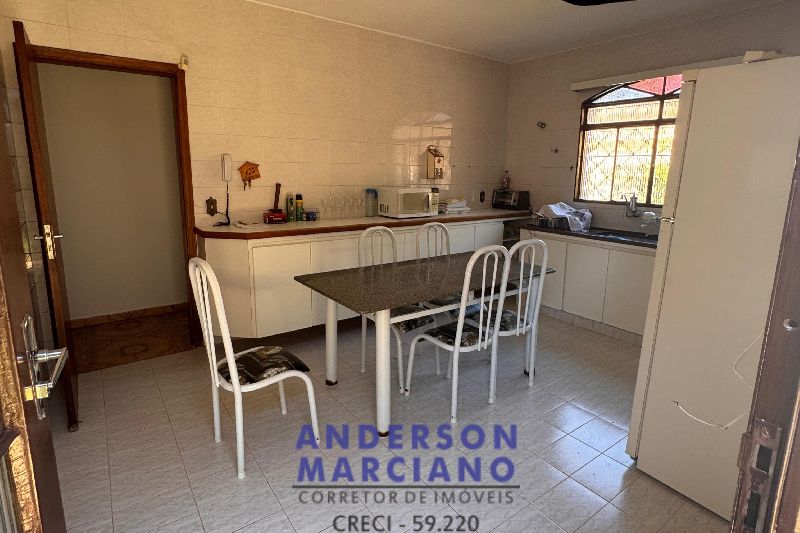 Casa à Venda em Serra Negra – Totalmente Mobiliada