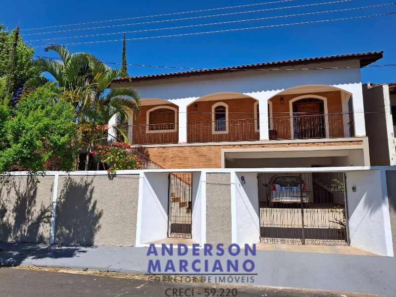 Casa à Venda em Serra Negra – Totalmente Mobiliada