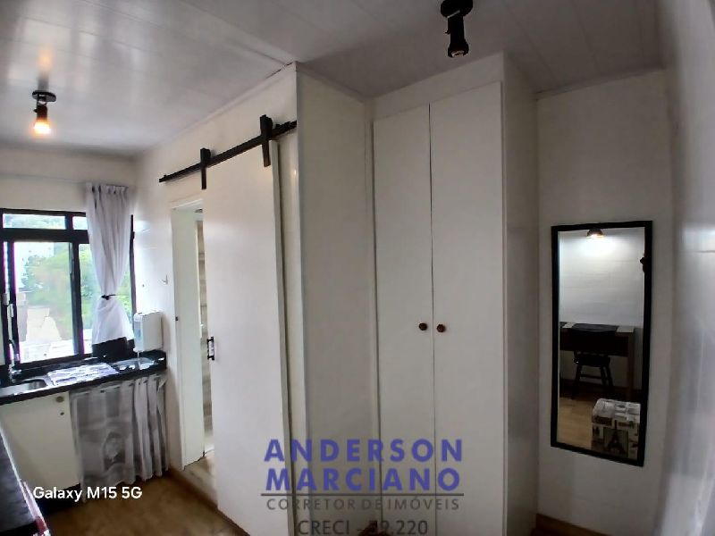 Kitnet Central à Venda – Totalmente Reformada