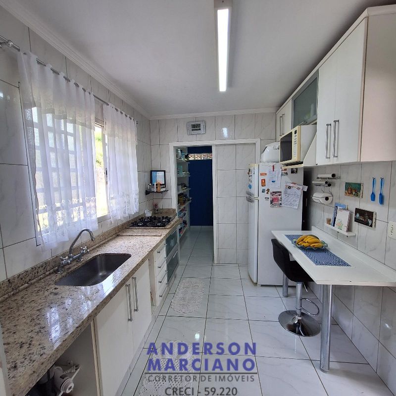 Casa Sobrado à Venda – Bairro Suíça Park