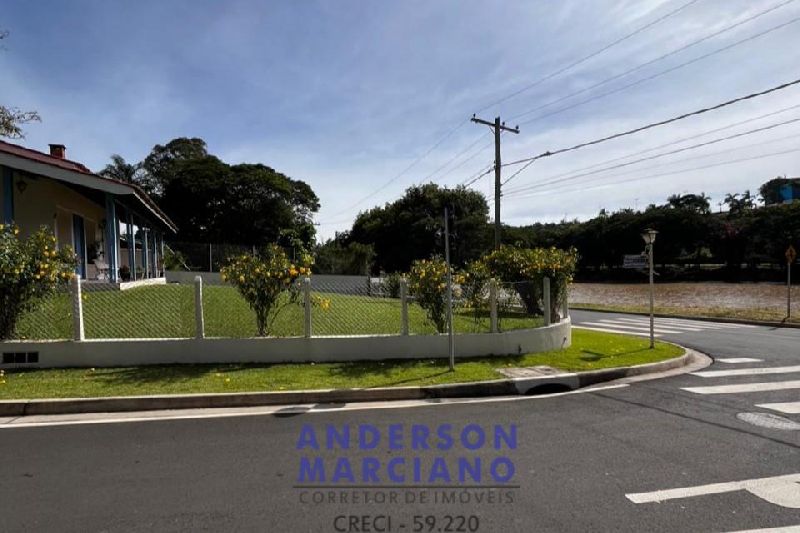 Linda Chácara à Venda – Serra Negra