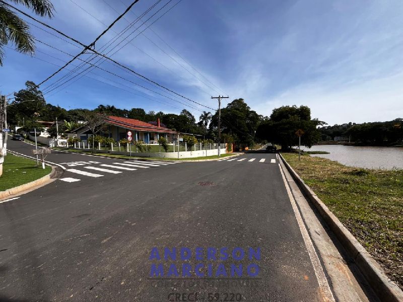 Linda Chácara à Venda – Serra Negra