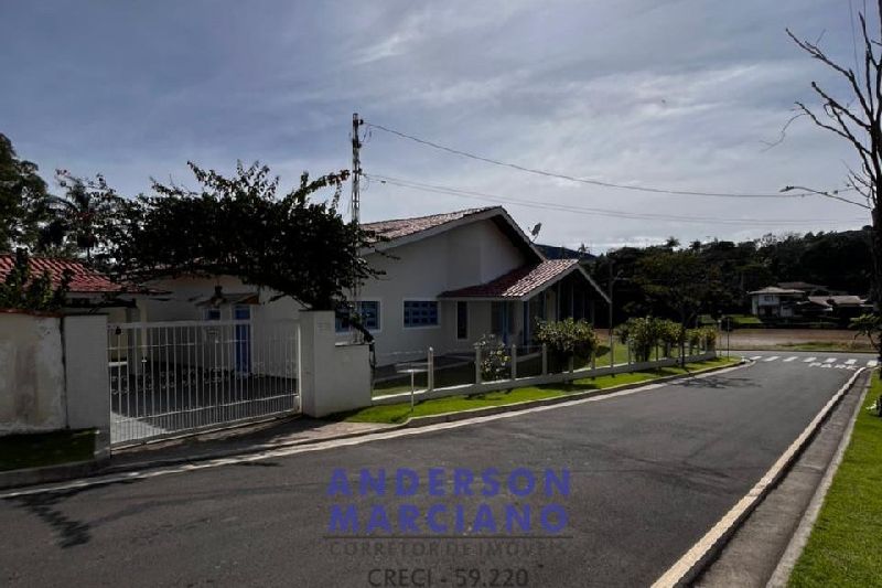 Linda Chácara à Venda – Serra Negra