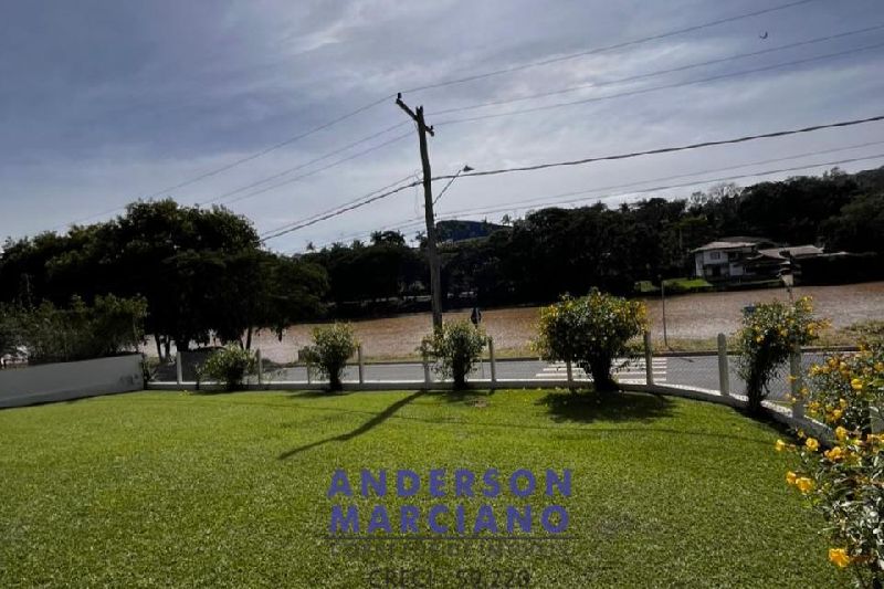 Linda Chácara à Venda – Serra Negra