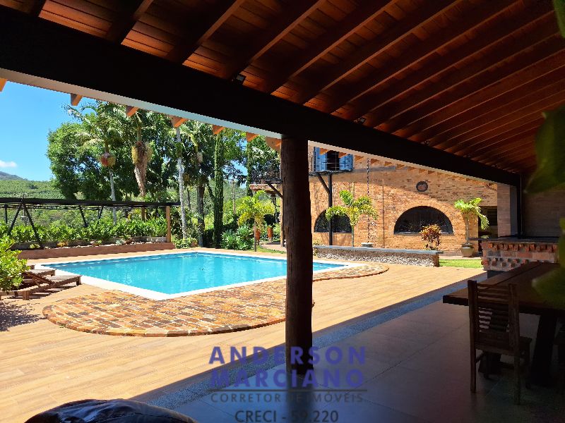 Uma Casa para Sentir – Alto Padrão em Serra Negra