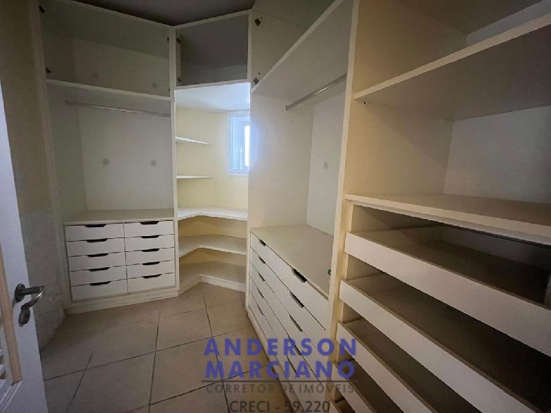 Casa Nova à Venda – Bairro Nobre com Vista para as Montanhas