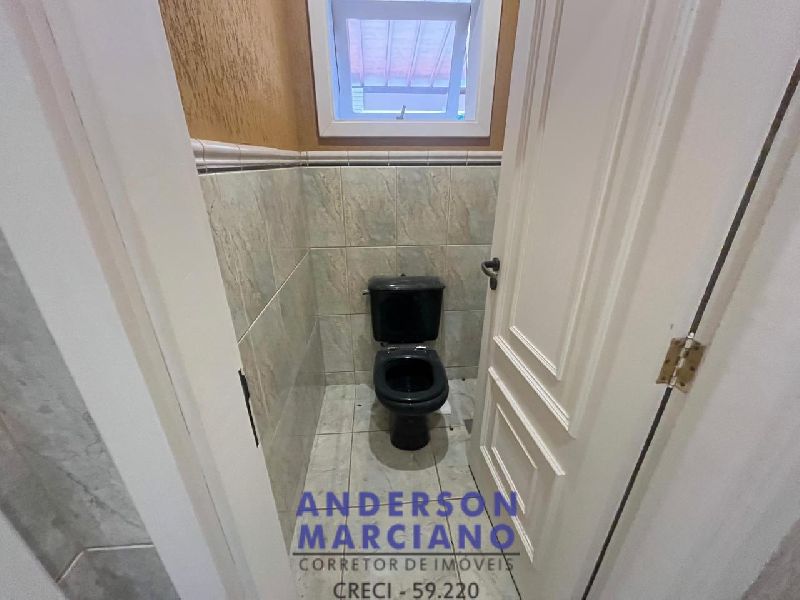 Casa Nova à Venda – Bairro Nobre com Vista para as Montanhas