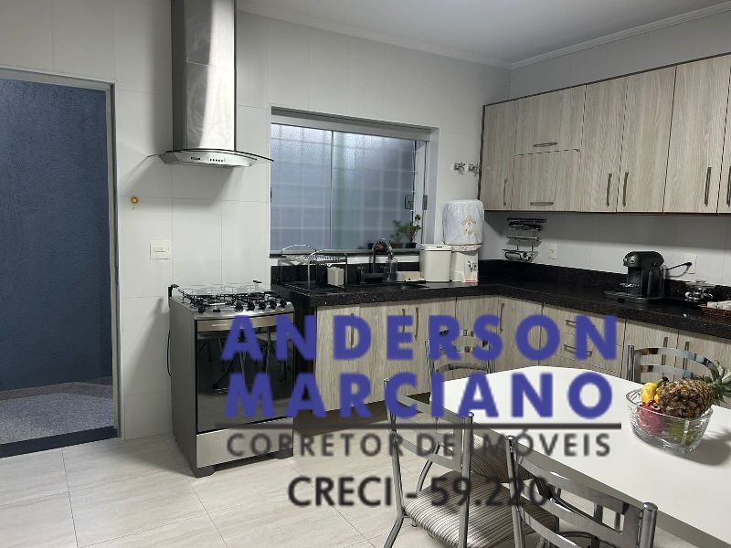 Casa à Venda – Estância Suíça