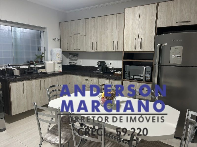 Casa à Venda – Estância Suíça