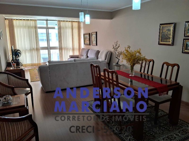 Apartamento à Venda – Centro | Em frente à Igreja Matriz