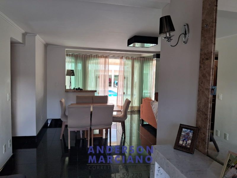 Belíssima Casa à Venda – Próxima ao Centro
