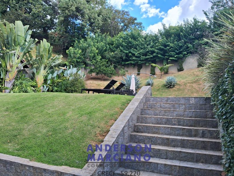 Lindíssima Residência à Venda – Bairro Nobre de Serra Negra