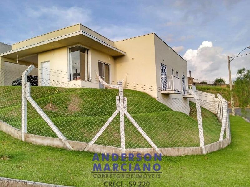 Casa à venda em Serra Negra – Linda vista para as montanhas