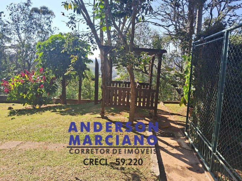 Lindíssima Chácara à Venda – Região de Alto Valor Imobiliário