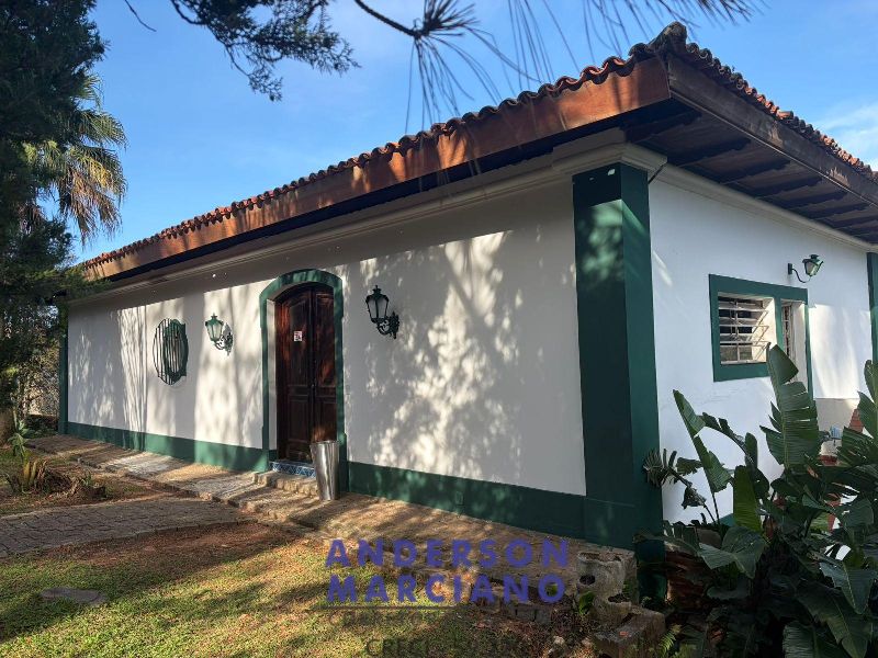 Belíssima Chácara à Venda