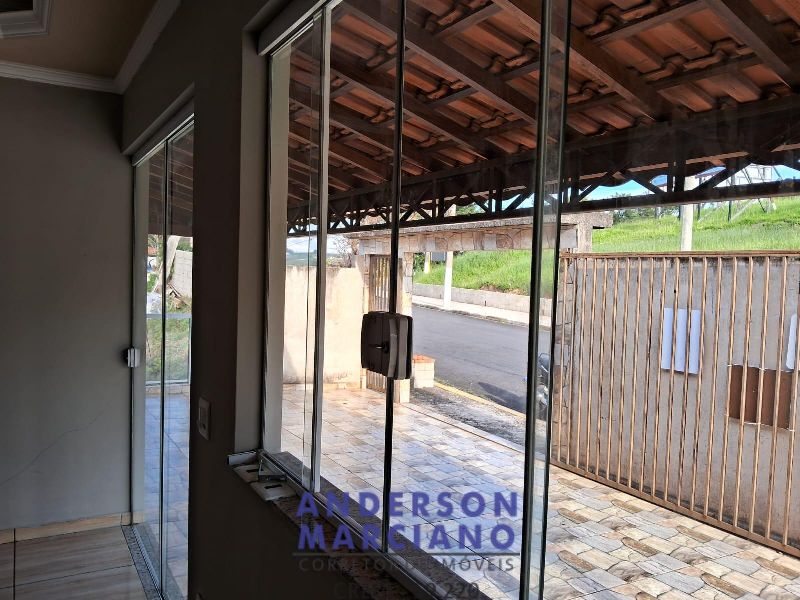 Casa à Venda – Próxima ao Centro de Serra Negra