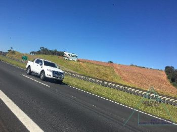 OPORTUNIDADE: Excelente área industrial/logística, com 700 metros de frete à Rodovia Dom Pedro I, km 96,