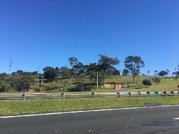 OPORTUNIDADE: Excelente área industrial/logística, com 700 metros de frete à Rodovia Dom Pedro I, km 96,