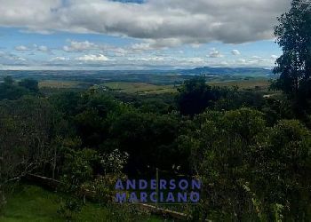 SÍTIO À VENDA EM CARRANCAS – VISTA ESPETACULAR, INFRAESTRUTURA PRONTA PARA MORAR OU INVESTIR