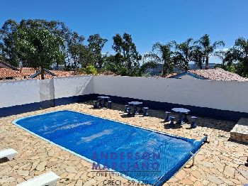 Oportunidade Única em Serra Negra – Pousada com Estrutura Completa e Vista Inesquecível