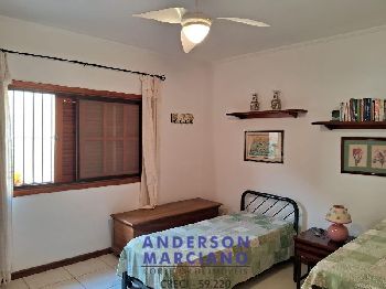 Belíssima residência com alto padrão de acabamento!