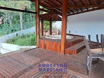 Belíssima residência com alto padrão de acabamento!