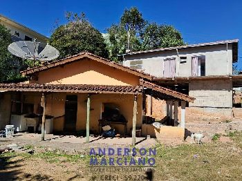 Negócio e Oportunidade – Terreno com 3 casas no Bairro Alto das Palmeiras – Serra Negra/SP