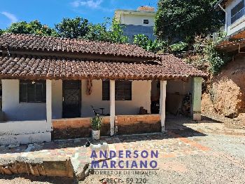 Negócio e Oportunidade – Terreno com 3 casas no Bairro Alto das Palmeiras – Serra Negra/SP