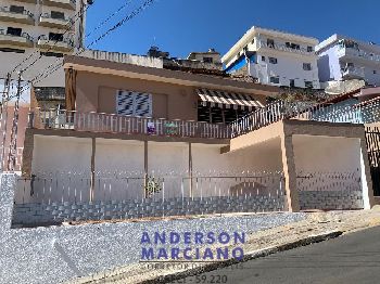 Casa à Venda – Conforto e Espaço em Local Tranquilo