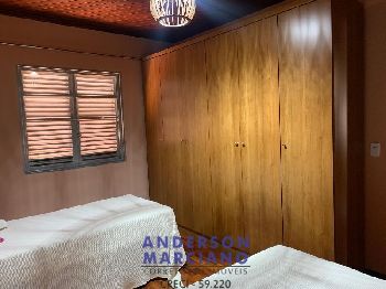Casa à Venda – Conforto e Espaço em Local Tranquilo