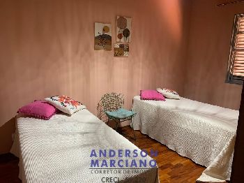 Casa à Venda – Conforto e Espaço em Local Tranquilo