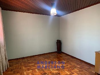Casa à Venda – Conforto e Espaço em Local Tranquilo