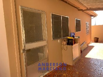 Casa à Venda – Conforto e Espaço em Local Tranquilo