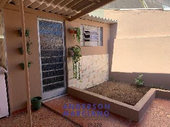 Casa à Venda – Conforto e Espaço em Local Tranquilo