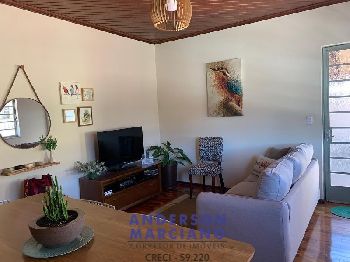Casa à Venda – Conforto e Espaço em Local Tranquilo