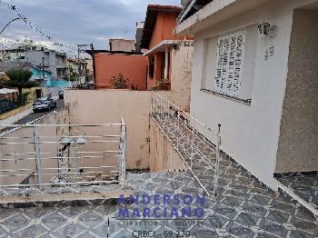 Casa à Venda – Localização Central